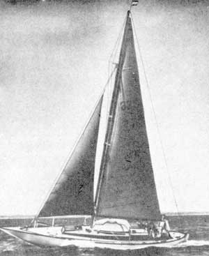 "Кохо I"- победительница Трансатлантической гонки 1950 г. Виден фальшнос, который был установлен, чтобы получить допуск к Бермудской гонке.